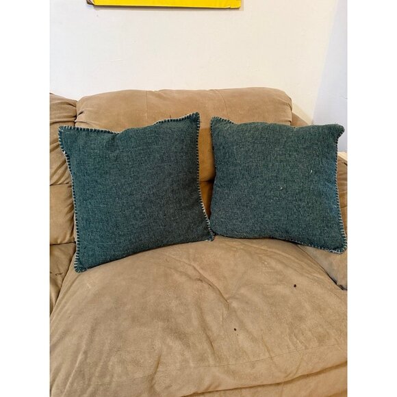 Set of 2 Dark Green throw pillows - Picture 1 of 12